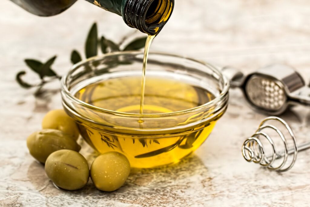 olive-oil-salad-dressing-cooking-olive-33783.jpg